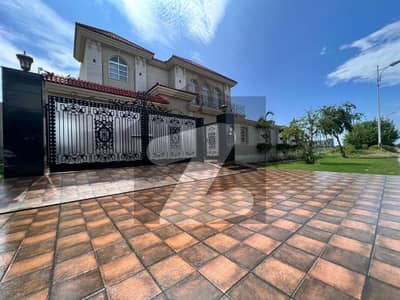 1 Kanal Luxury Bungalow For Sale At Ideal Location In DHA Phase 6