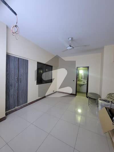 بہادر آباد گلشنِ اقبال ٹاؤن,کراچی میں 3 کمروں کا 8 مرلہ فلیٹ 5.25 کروڑ میں برائے فروخت۔