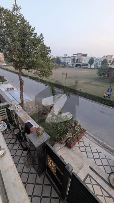 بحریہ نشیمن لاہور میں 2 کمروں کا 8 مرلہ بالائی پورشن 50.0 ہزار میں کرایہ پر دستیاب ہے۔