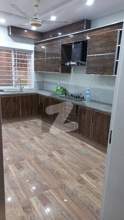 بحریہ انکلیو - سیکٹر جی بحریہ انکلیو,بحریہ ٹاؤن,اسلام آباد میں 2 کمروں کا 9 مرلہ زیریں پورشن 65.0 ہزار میں کرایہ پر دستیاب ہے۔