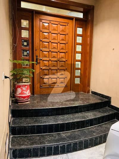 1 kanal hosue with basement and facing park