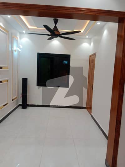 GROUND PORTION WITH SEPARATE ENTRANCE