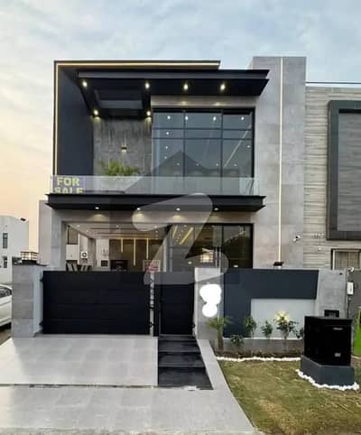 بحریہ ٹاؤن ۔ بلاک اے اے بحریہ ٹاؤن سیکٹرڈی,بحریہ ٹاؤن,لاہور میں 3 کمروں کا 5 مرلہ مکان 2.2 کروڑ میں برائے فروخت۔