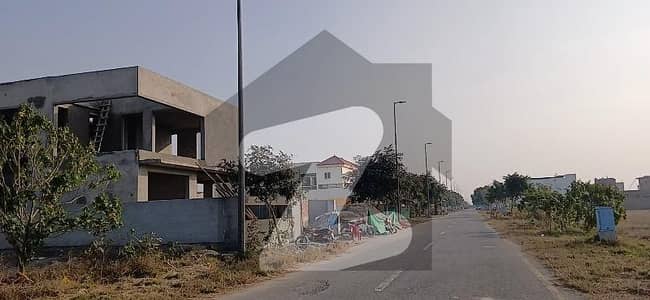 ڈی ایچ اے فیز 7 - بلاک ٹی فیز 7,ڈیفنس (ڈی ایچ اے),لاہور میں 1 کنال رہائشی پلاٹ 3.35 کروڑ میں برائے فروخت۔