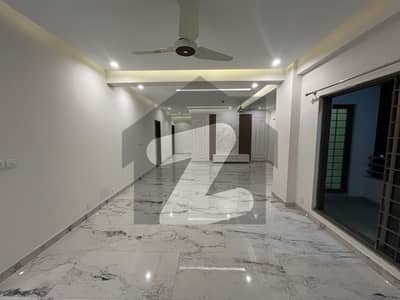 12 MARLA BRAND NEW 4 BEDROOM APARTMENT AVAILABLE FOR RENT