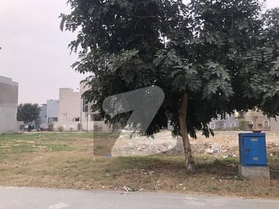 Direct Approach To Main Near To Main Park 9Town 5Marla Plot For Sale