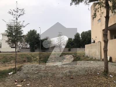 ڈی ایچ اے 9 ٹاؤن ۔ بلاک اے ڈی ایچ اے 9 ٹاؤن,ڈیفنس (ڈی ایچ اے),لاہور میں 5 مرلہ رہائشی پلاٹ 1.12 کروڑ میں برائے فروخت۔