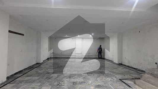 10-Marla Big Hall with bath Available For Rent on Jora Pull Lahore.