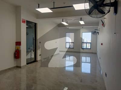 ڈی ایچ اے فیز 8 - کمرشل براڈوے ڈی ایچ اے فیز 8,ڈیفنس (ڈی ایچ اے),لاہور میں 4 مرلہ Studio عمارت 4.0 لاکھ میں کرایہ پر دستیاب ہے۔