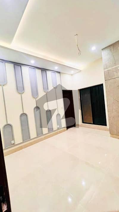 ڈی ایچ اے فیز 3 ڈیفنس (ڈی ایچ اے),لاہور میں 4 کمروں کا 10 مرلہ مکان 5.45 کروڑ میں برائے فروخت۔