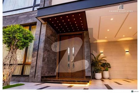 ڈی ایچ اے فیز 7 - بلاک ایس فیز 7,ڈیفنس (ڈی ایچ اے),لاہور میں 5 کمروں کا 1 کنال مکان 7.42 کروڑ میں برائے فروخت۔