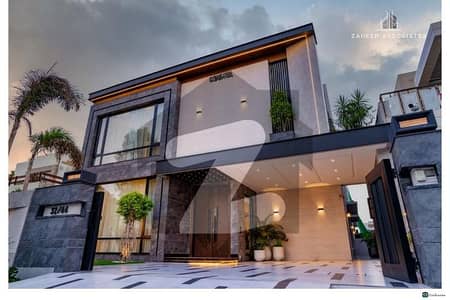 ڈی ایچ اے فیز 7 - بلاک ایس فیز 7,ڈیفنس (ڈی ایچ اے),لاہور میں 5 کمروں کا 1 کنال مکان 7.35 کروڑ میں برائے فروخت۔