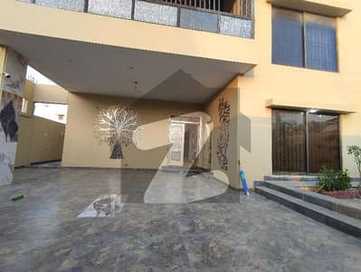 خیابانِ اقبال ڈی ایچ اے فیز 8,ڈی ایچ اے ڈیفینس,کراچی میں 3 کمروں کا 1 کنال زیریں پورشن 2.5 لاکھ میں کرایہ پر دستیاب ہے۔