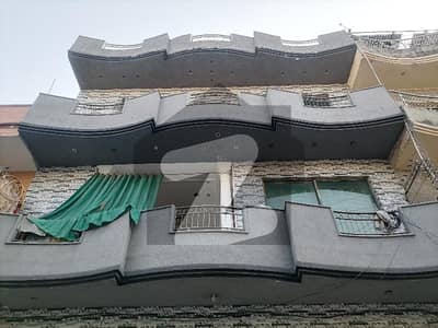 الحمد پارک لاہور میں 5 کمروں کا 5 مرلہ مکان 2.15 کروڑ میں برائے فروخت۔