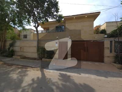 ڈی ایچ اے فیز 8 ڈی ایچ اے ڈیفینس,کراچی میں 5 کمروں کا 1 کنال مکان 5.0 لاکھ میں کرایہ پر دستیاب ہے۔