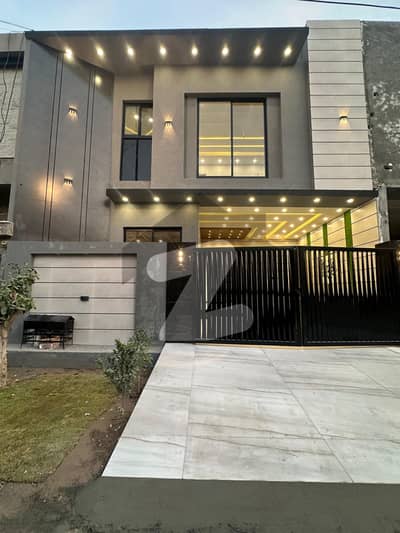 ایڈن ویلی فیصل آباد میں 3 کمروں کا 5 مرلہ مکان 2.75 کروڑ میں برائے فروخت۔