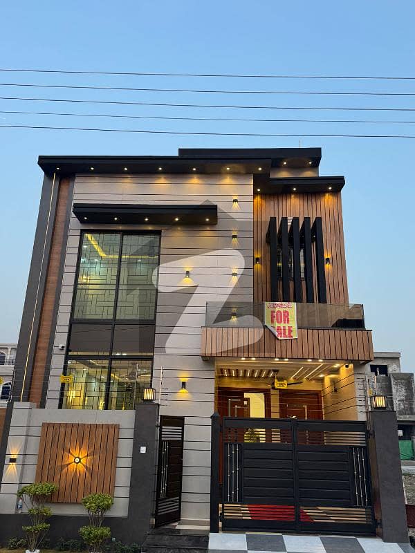 سینٹرل پارک ہاؤسنگ سکیم لاہور میں 4 کمروں کا 5 مرلہ مکان 2.25 کروڑ میں برائے فروخت۔ سینٹرل پارک ہاؤسنگ سکیم لاہور میں 4 کمروں کا 5 مرلہ مکان 2.25 کروڑ میں برائے فروخت۔