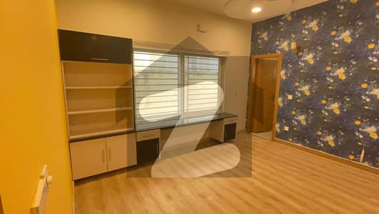 بحریہ انکلیو - سیکٹر سی 1 بحریہ انکلیو,بحریہ ٹاؤن,اسلام آباد میں 5 کمروں کا 10 مرلہ مکان 1.75 لاکھ میں کرایہ پر دستیاب ہے۔