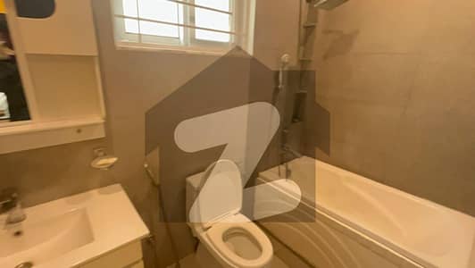 بحریہ انکلیو - سیکٹر سی 1 بحریہ انکلیو,بحریہ ٹاؤن,اسلام آباد میں 5 کمروں کا 10 مرلہ مکان 1.5 لاکھ میں کرایہ پر دستیاب ہے۔