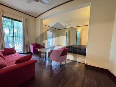 ایف ۔ 7 اسلام آباد میں 5 کمروں کا 1 کنال مکان 9.0 لاکھ میں کرایہ پر دستیاب ہے۔