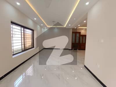 F-8 House For Rent - 5 Bedrooms - 533 Square Yard - Near Main Road