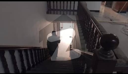 ایف ۔ 6 مرکز ایف ۔ 6,اسلام آباد میں 11 مرلہ دفتر 16.0 لاکھ میں کرایہ پر دستیاب ہے۔