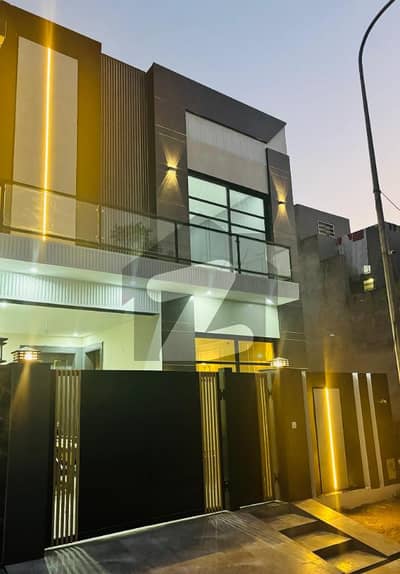 پیراگون سٹی لاہور میں 3 کمروں کا 5 مرلہ مکان 2.68 کروڑ میں برائے فروخت۔