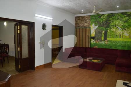 Beautiful fully furnished upper portion