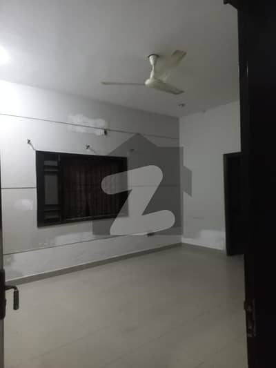 ڈی ایچ اے فیز 5 ڈی ایچ اے ڈیفینس,کراچی میں 3 کمروں کا 1 کنال زیریں پورشن 2.5 لاکھ میں کرایہ پر دستیاب ہے۔