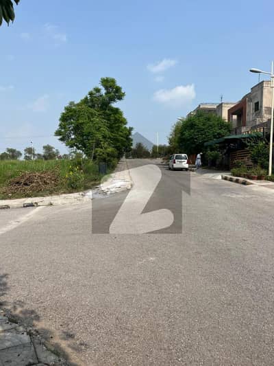 Prime Location 10 Marla Plot For Sale Sector C