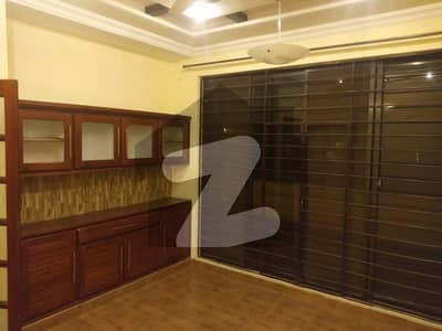 Tripple Storey 1 Kanal House For sale In E-11/3 Islamabad