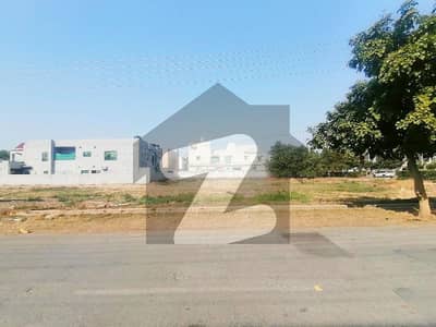 ویلینشیاء ہاؤسنگ سوسائٹی لاہور میں 2 کنال رہائشی پلاٹ 8.35 کروڑ میں برائے فروخت۔