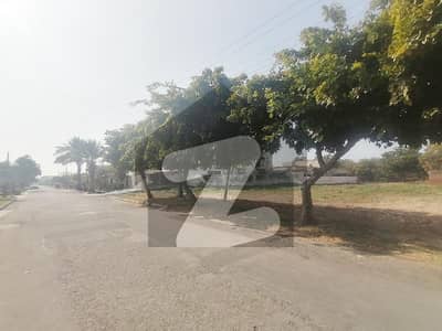 ویلینشیاء ۔ بلاک ڈی ویلینشیاء ہاؤسنگ سوسائٹی,لاہور میں 2 کنال رہائشی پلاٹ 8.75 کروڑ میں برائے فروخت۔