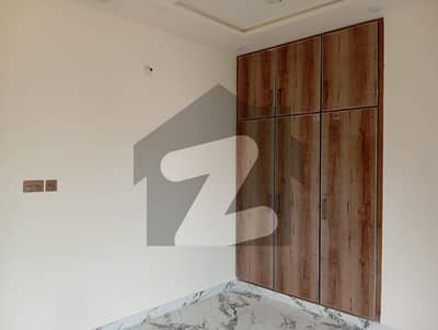 واپڈا سٹی ۔ بلاک ایم واپڈا سٹی,فیصل آباد میں 3 کمروں کا 10 مرلہ بالائی پورشن 55.0 ہزار میں کرایہ پر دستیاب ہے۔