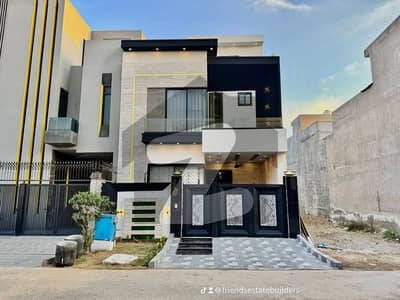 سٹی ہاؤسنگ فیز 1 - بلاک ای ای سٹی ہاؤسنگ ۔ فیز 1,سٹی ہاؤسنگ سوسائٹی,گوجرانوالہ میں 4 کمروں کا 5 مرلہ مکان 1.9 کروڑ میں برائے فروخت۔