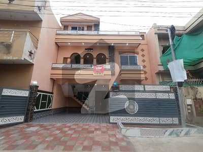 Prime Location 8 Marla House Situated In Airport Housing Society - Sector 4 For sale