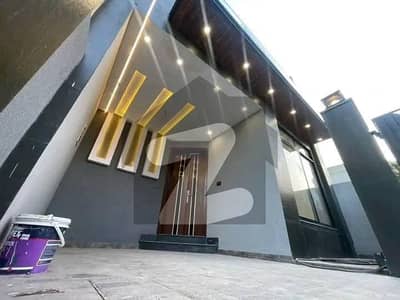 رائل آرچرڈ ملتان پبلک سکول روڈ,ملتان میں 3 کمروں کا 5 مرلہ مکان 1.85 کروڑ میں برائے فروخت۔