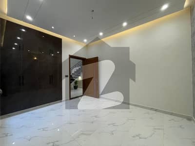 رائل آرچرڈ ملتان پبلک سکول روڈ,ملتان میں 3 کمروں کا 5 مرلہ مکان 1.9 کروڑ میں برائے فروخت۔