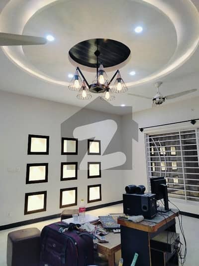 بنی گالہ اسلام آباد میں 3 کمروں کا 10 مرلہ زیریں پورشن 1.1 لاکھ میں کرایہ پر دستیاب ہے۔