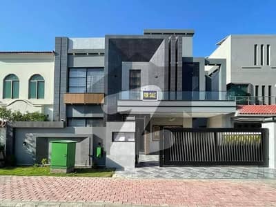 بحریہ ٹاؤن اقبال بلاک بحریہ ٹاؤن سیکٹر ای,بحریہ ٹاؤن,لاہور میں 5 کمروں کا 10 مرلہ مکان 3.5 کروڑ میں برائے فروخت۔