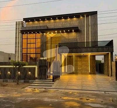 نشیمنِ اقبال فیز 2 نشیمنِ اقبال,لاہور میں 6 کمروں کا 1 کنال مکان 6.5 کروڑ میں برائے فروخت۔