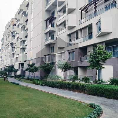 ڈی ایچ اے فیز 5 ڈیفنس (ڈی ایچ اے),لاہور میں 3 کمروں کا 7 مرلہ فلیٹ 4.25 کروڑ میں برائے فروخت۔