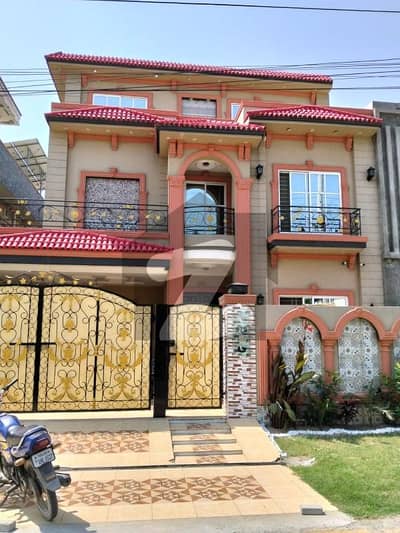Get An Attractive Prime Location House In Lahore Under Rs. 29000000/-