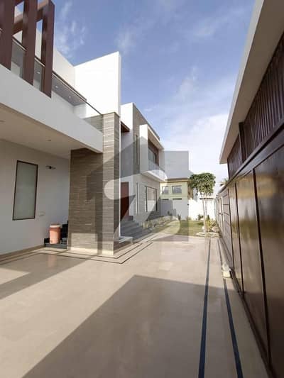 1000 Square Yard Luxury Villa With Designer Kitchen, Washroom And Elevation Ready To Move