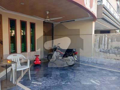 10 Marla Owner Build House For Sale In Bahria Town Lahore.