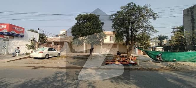 کالج روڈ لاہور میں 1 کنال کمرشل پلاٹ 7.5 کروڑ میں برائے فروخت۔