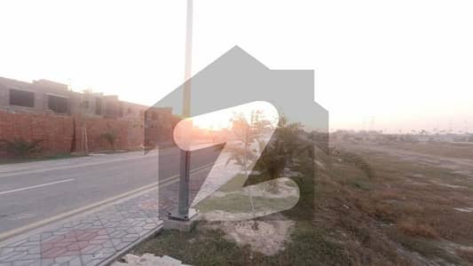 3.5 Marla Prime Location Plot For Sale at Very Reasonable Price