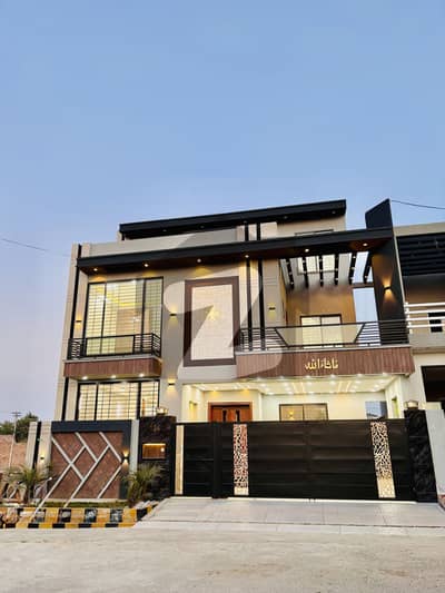 سحر وِلاز ملتان پبلک سکول روڈ,ملتان میں 5 کمروں کا 7 مرلہ مکان 2.9 کروڑ میں برائے فروخت۔