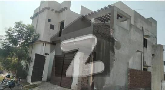 ملتان پبلک سکول روڈ ملتان میں 4 کمروں کا 5 مرلہ مکان 80.0 لاکھ میں برائے فروخت۔