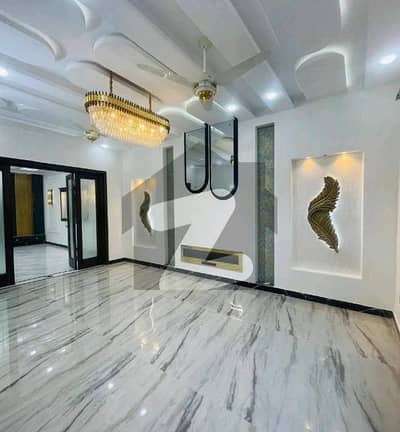 Get This Amazing 5 Marla House Available In Bahria Town - Sector C